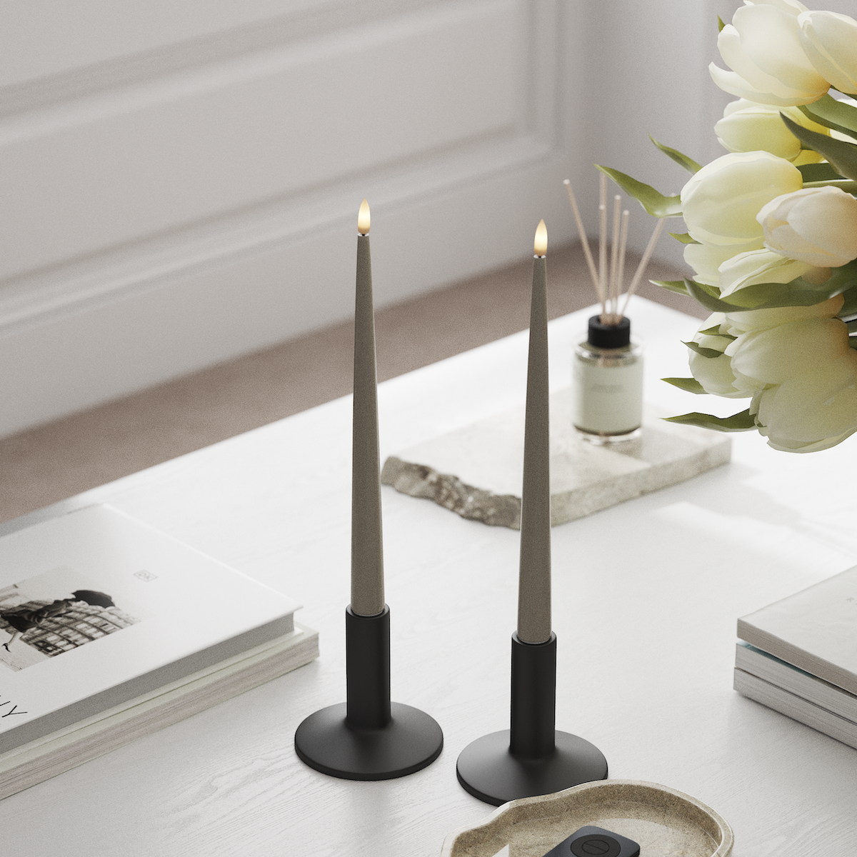 Deluxe Homeart LED světlo na svíčku s lakem, 2 kusy 28 cm Písková LED světlo na svíčku 1